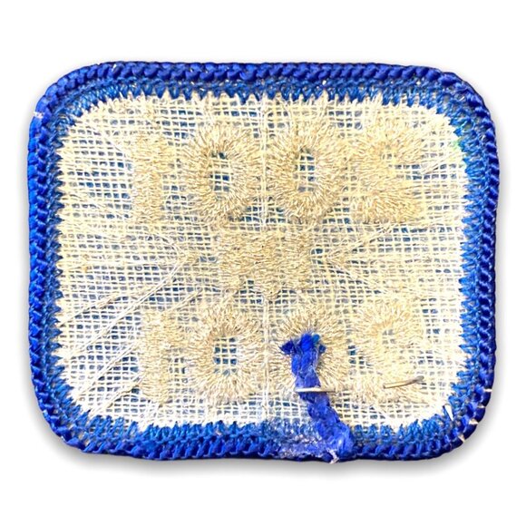 2001 in 2001 Girl Scouts Embroidered Patch - Picture 2 of 4